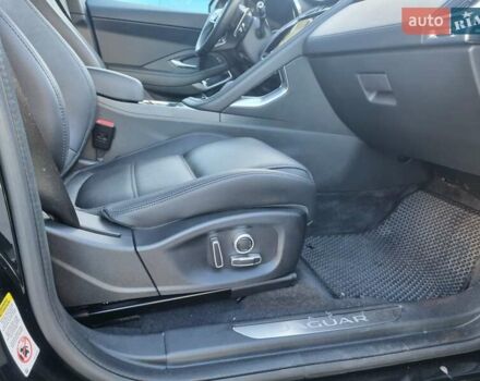 Черный Ягуар E-Pace, объемом двигателя 2 л и пробегом 10 тыс. км за 39500 $, фото 22 на Automoto.ua