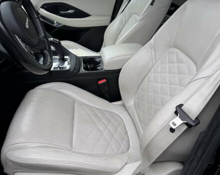 Черный Ягуар E-Pace, объемом двигателя 2 л и пробегом 63 тыс. км за 31000 $, фото 1 на Automoto.ua