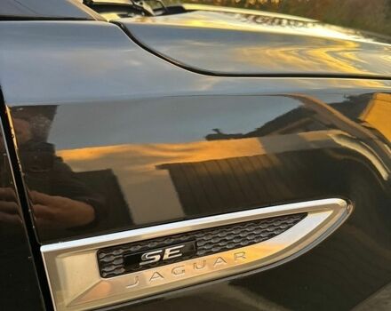 Черный Ягуар E-Pace, объемом двигателя 2 л и пробегом 135 тыс. км за 18888 $, фото 1 на Automoto.ua