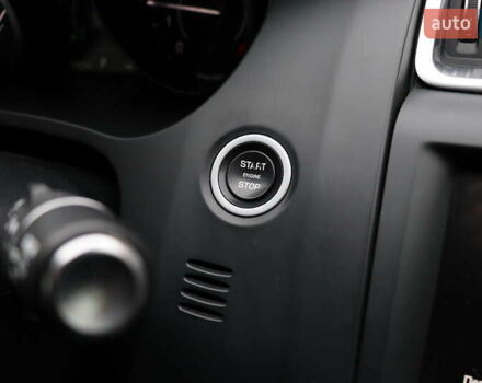 Красный Ягуар E-Pace, объемом двигателя 2 л и пробегом 141 тыс. км за 25900 $, фото 18 на Automoto.ua