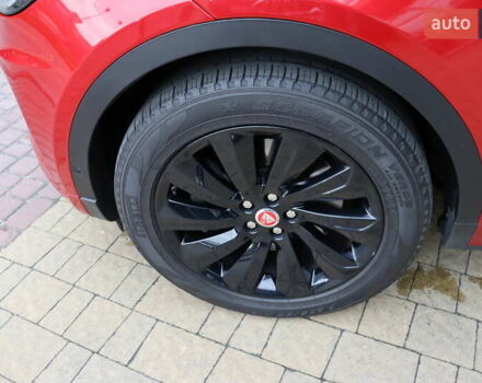 Красный Ягуар E-Pace, объемом двигателя 2 л и пробегом 141 тыс. км за 25900 $, фото 10 на Automoto.ua