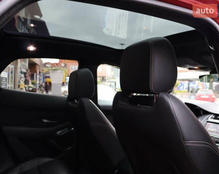 Красный Ягуар E-Pace, объемом двигателя 2 л и пробегом 141 тыс. км за 25900 $, фото 41 на Automoto.ua