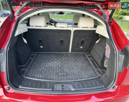 Червоний Ягуар E-Pace, об'ємом двигуна 2 л та пробігом 102 тис. км за 24300 $, фото 23 на Automoto.ua