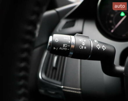 Красный Ягуар E-Pace, объемом двигателя 2 л и пробегом 141 тыс. км за 25900 $, фото 23 на Automoto.ua