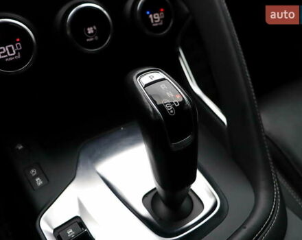 Красный Ягуар E-Pace, объемом двигателя 2 л и пробегом 141 тыс. км за 25900 $, фото 30 на Automoto.ua