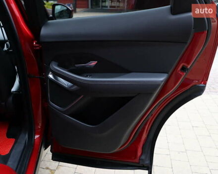 Красный Ягуар E-Pace, объемом двигателя 2 л и пробегом 141 тыс. км за 25900 $, фото 42 на Automoto.ua