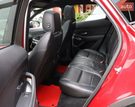 Красный Ягуар E-Pace, объемом двигателя 2 л и пробегом 141 тыс. км за 25900 $, фото 36 на Automoto.ua