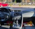 Червоний Ягуар E-Pace, об'ємом двигуна 2 л та пробігом 136 тис. км за 31900 $, фото 12 на Automoto.ua