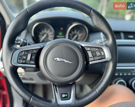 Червоний Ягуар E-Pace, об'ємом двигуна 2 л та пробігом 102 тис. км за 24300 $, фото 16 на Automoto.ua