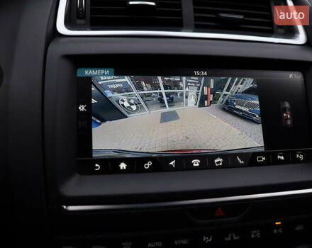 Красный Ягуар E-Pace, объемом двигателя 2 л и пробегом 141 тыс. км за 25900 $, фото 31 на Automoto.ua