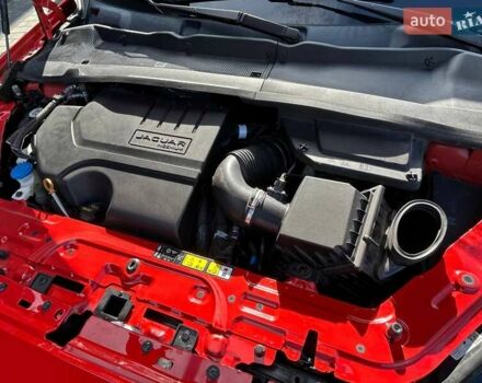 Красный Ягуар E-Pace, объемом двигателя 2 л и пробегом 123 тыс. км за 26300 $, фото 46 на Automoto.ua