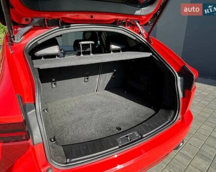 Красный Ягуар E-Pace, объемом двигателя 2 л и пробегом 123 тыс. км за 26300 $, фото 25 на Automoto.ua