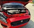 Красный Ягуар E-Pace, объемом двигателя 2 л и пробегом 123 тыс. км за 26300 $, фото 48 на Automoto.ua