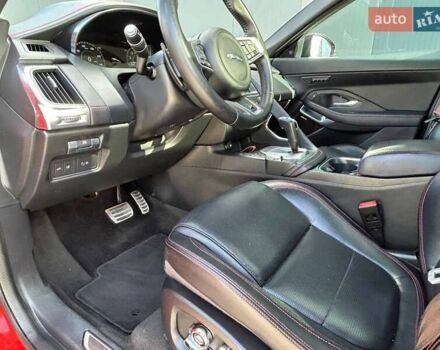 Красный Ягуар E-Pace, объемом двигателя 2 л и пробегом 123 тыс. км за 26300 $, фото 56 на Automoto.ua