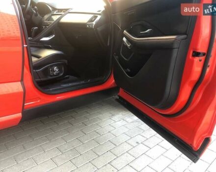 Красный Ягуар E-Pace, объемом двигателя 2 л и пробегом 123 тыс. км за 26300 $, фото 49 на Automoto.ua