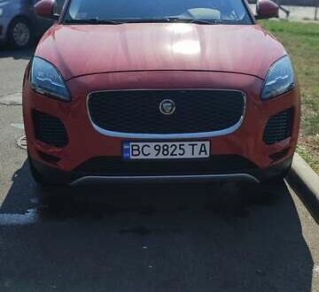 Красный Ягуар E-Pace, объемом двигателя 2 л и пробегом 96 тыс. км за 21300 $, фото 1 на Automoto.ua