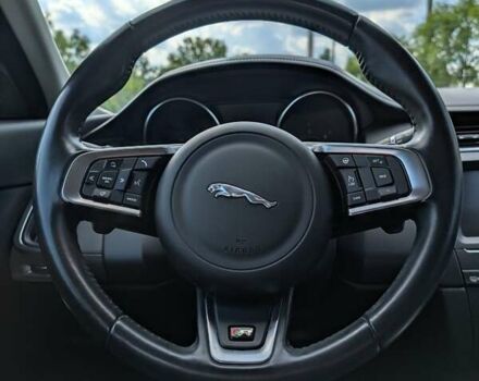 Серый Ягуар E-Pace, объемом двигателя 2 л и пробегом 90 тыс. км за 25000 $, фото 11 на Automoto.ua