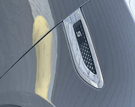 Серый Ягуар E-Pace, объемом двигателя 2 л и пробегом 73 тыс. км за 24000 $, фото 6 на Automoto.ua