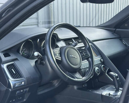 Серый Ягуар E-Pace, объемом двигателя 2 л и пробегом 73 тыс. км за 24000 $, фото 17 на Automoto.ua