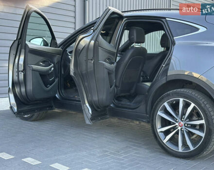 Серый Ягуар E-Pace, объемом двигателя 2 л и пробегом 73 тыс. км за 24000 $, фото 23 на Automoto.ua