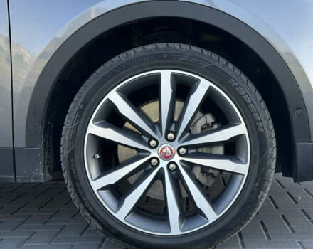 Серый Ягуар E-Pace, объемом двигателя 2 л и пробегом 73 тыс. км за 24000 $, фото 12 на Automoto.ua