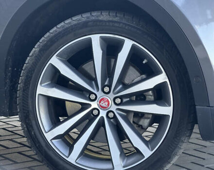 Серый Ягуар E-Pace, объемом двигателя 2 л и пробегом 73 тыс. км за 24000 $, фото 5 на Automoto.ua