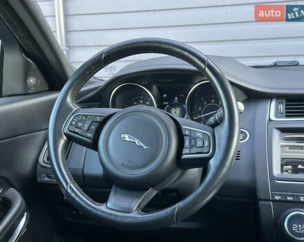 Серый Ягуар E-Pace, объемом двигателя 2 л и пробегом 73 тыс. км за 24000 $, фото 21 на Automoto.ua