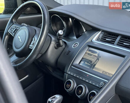 Серый Ягуар E-Pace, объемом двигателя 2 л и пробегом 73 тыс. км за 24000 $, фото 26 на Automoto.ua