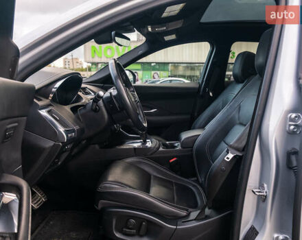 Серый Ягуар E-Pace, объемом двигателя 2 л и пробегом 110 тыс. км за 28500 $, фото 13 на Automoto.ua
