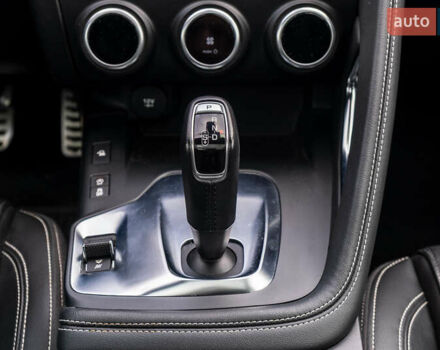 Серый Ягуар E-Pace, объемом двигателя 2 л и пробегом 110 тыс. км за 28500 $, фото 17 на Automoto.ua