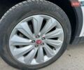 Серый Ягуар E-Pace, объемом двигателя 2 л и пробегом 110 тыс. км за 26000 $, фото 5 на Automoto.ua