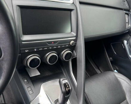 Синий Ягуар E-Pace, объемом двигателя 2 л и пробегом 163 тыс. км за 23900 $, фото 13 на Automoto.ua