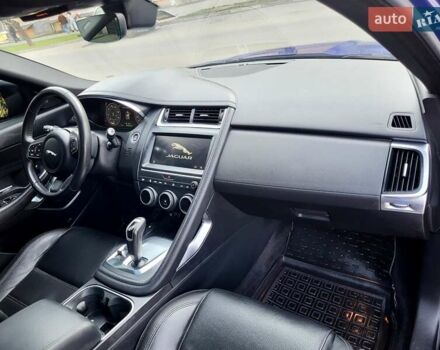 Синий Ягуар E-Pace, объемом двигателя 2 л и пробегом 55 тыс. км за 25500 $, фото 14 на Automoto.ua