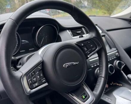 Синий Ягуар E-Pace, объемом двигателя 2 л и пробегом 50 тыс. км за 27000 $, фото 5 на Automoto.ua