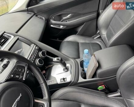 Синий Ягуар E-Pace, объемом двигателя 2 л и пробегом 50 тыс. км за 27000 $, фото 7 на Automoto.ua