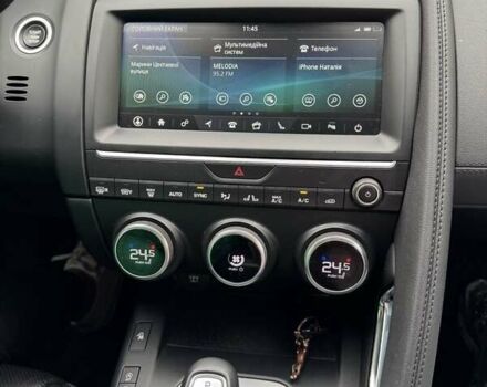 Синий Ягуар E-Pace, объемом двигателя 2 л и пробегом 50 тыс. км за 27000 $, фото 17 на Automoto.ua
