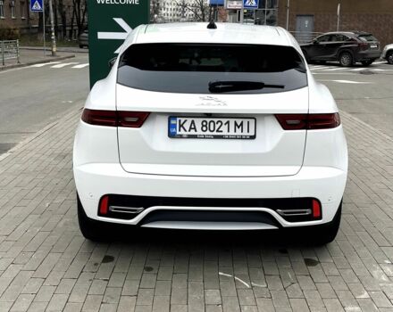 Белый Ягуар Е-Тайп, объемом двигателя 2 л и пробегом 46 тыс. км за 46000 $, фото 4 на Automoto.ua