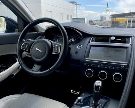 Синий Ягуар Е-Тайп, объемом двигателя 2 л и пробегом 45 тыс. км за 26500 $, фото 5 на Automoto.ua