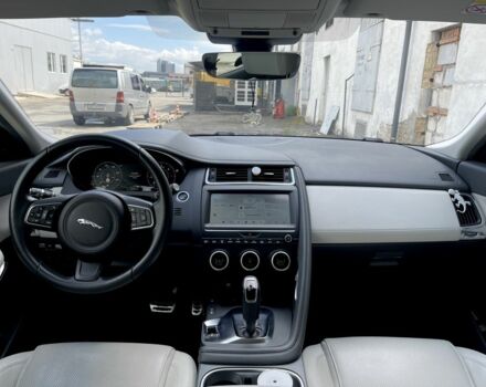 Синий Ягуар Е-Тайп, объемом двигателя 2 л и пробегом 45 тыс. км за 26500 $, фото 4 на Automoto.ua