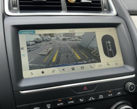 Синий Ягуар Е-Тайп, объемом двигателя 2 л и пробегом 45 тыс. км за 26500 $, фото 13 на Automoto.ua