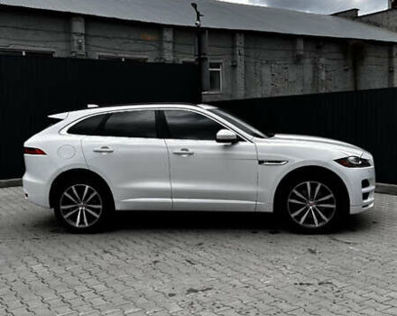 Белый Ягуар Ф-Пейс, объемом двигателя 3 л и пробегом 153 тыс. км за 20500 $, фото 1 на Automoto.ua