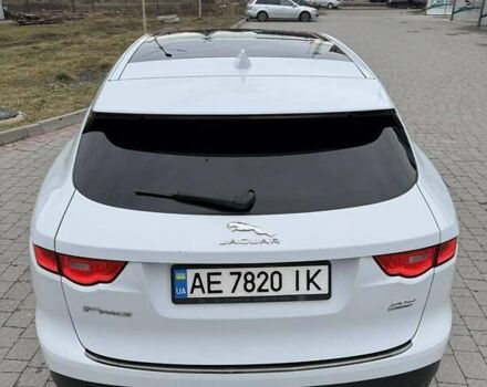 Белый Ягуар Ф-Пейс, объемом двигателя 2 л и пробегом 240 тыс. км за 22000 $, фото 3 на Automoto.ua