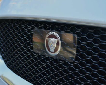 Білий Ягуар Ф-Пейс, об'ємом двигуна 2 л та пробігом 192 тис. км за 19300 $, фото 5 на Automoto.ua