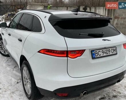 Белый Ягуар Ф-Пейс, объемом двигателя 3 л и пробегом 65 тыс. км за 26900 $, фото 16 на Automoto.ua