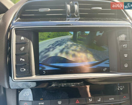 Білий Ягуар Ф-Пейс, об'ємом двигуна 2 л та пробігом 199 тис. км за 22900 $, фото 36 на Automoto.ua