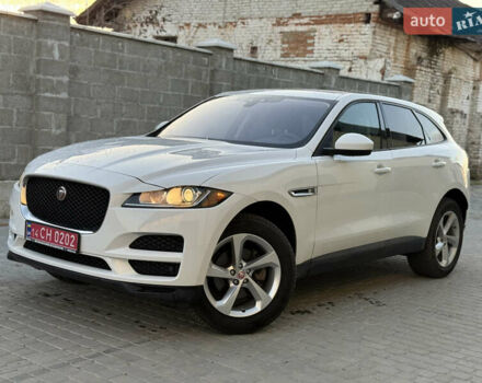 Білий Ягуар Ф-Пейс, об'ємом двигуна 2 л та пробігом 209 тис. км за 17900 $, фото 7 на Automoto.ua