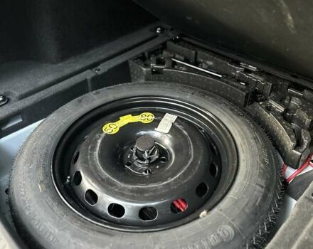 Білий Ягуар Ф-Пейс, об'ємом двигуна 2 л та пробігом 155 тис. км за 18700 $, фото 17 на Automoto.ua