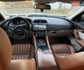 Белый Ягуар Ф-Пейс, объемом двигателя 2 л и пробегом 240 тыс. км за 22000 $, фото 15 на Automoto.ua