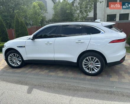 Білий Ягуар Ф-Пейс, об'ємом двигуна 2 л та пробігом 199 тис. км за 22900 $, фото 3 на Automoto.ua