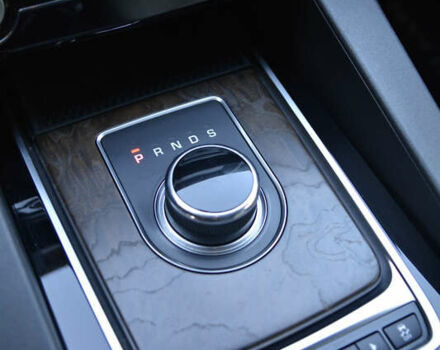 Білий Ягуар Ф-Пейс, об'ємом двигуна 2 л та пробігом 192 тис. км за 19300 $, фото 16 на Automoto.ua